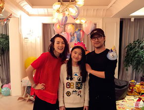 汪峰携一双儿女共度亲子时光，温馨逛街画面曝光