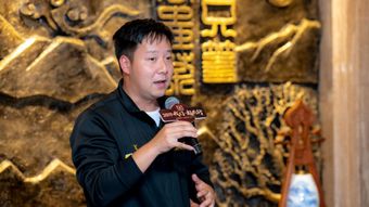 聂远声援家乡，夏日再赴贵州村超之约